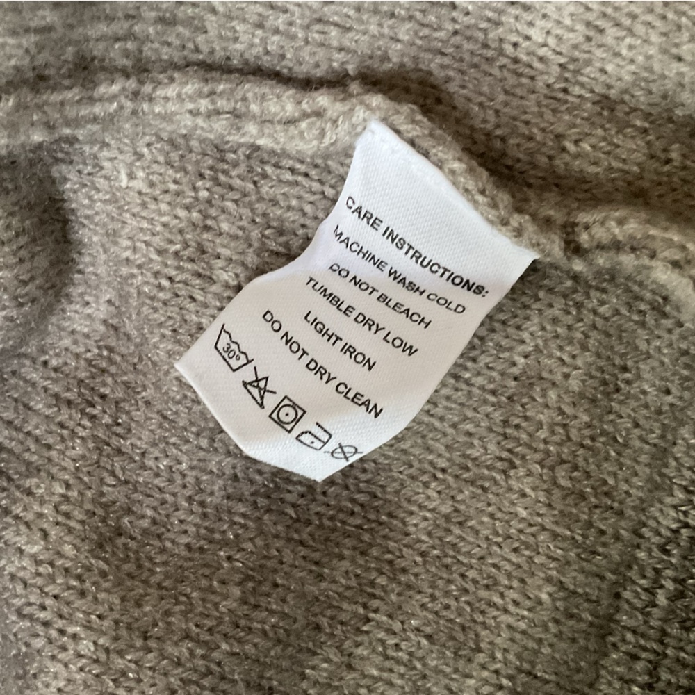 NWT Made With Love Gray/Beige Cardigan Button Down Detail Size Large - Picture 5 of 8